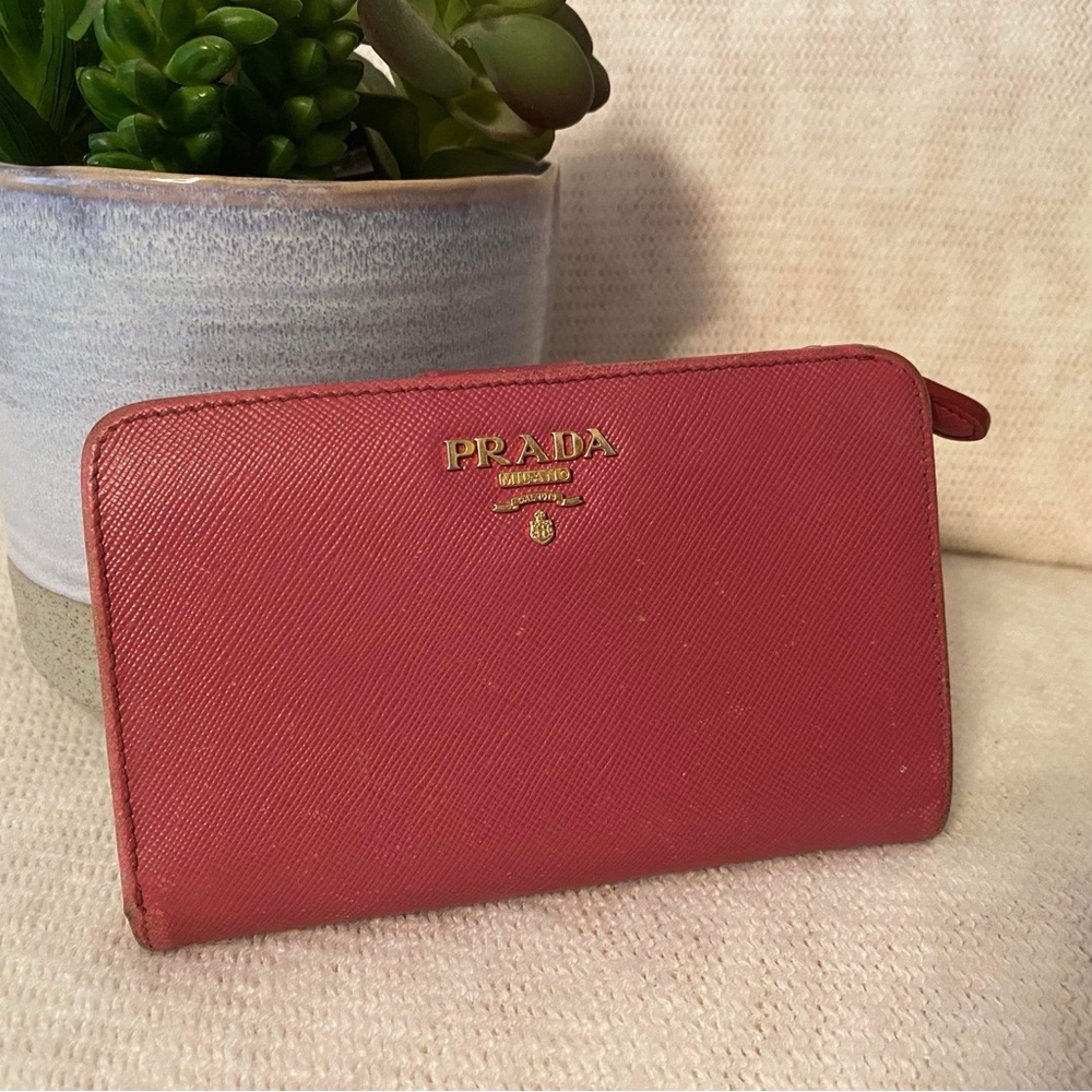 GUC Prada Saffiano Wallet